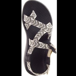 Black and white chevron z/2 Chacos| OBO